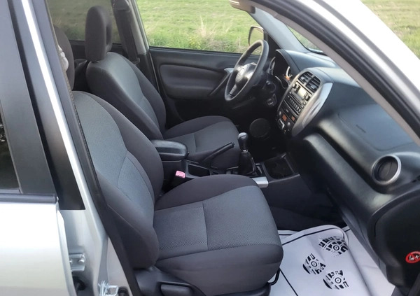 Toyota RAV4 cena 19900 przebieg: 226000, rok produkcji 2004 z Piekary Śląskie małe 497